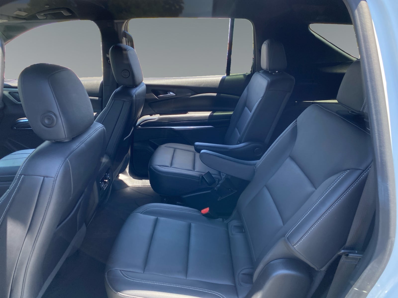 2025 Chevrolet Traverse LT - Photo 13