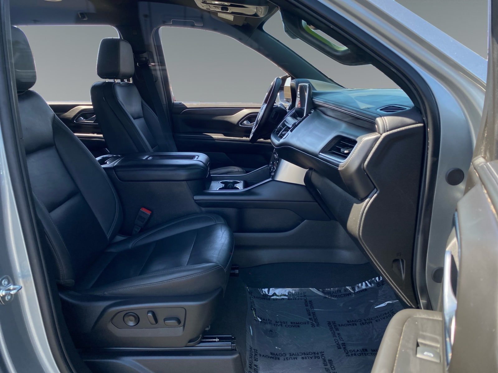 2024 Chevrolet Suburban LT - Photo 15