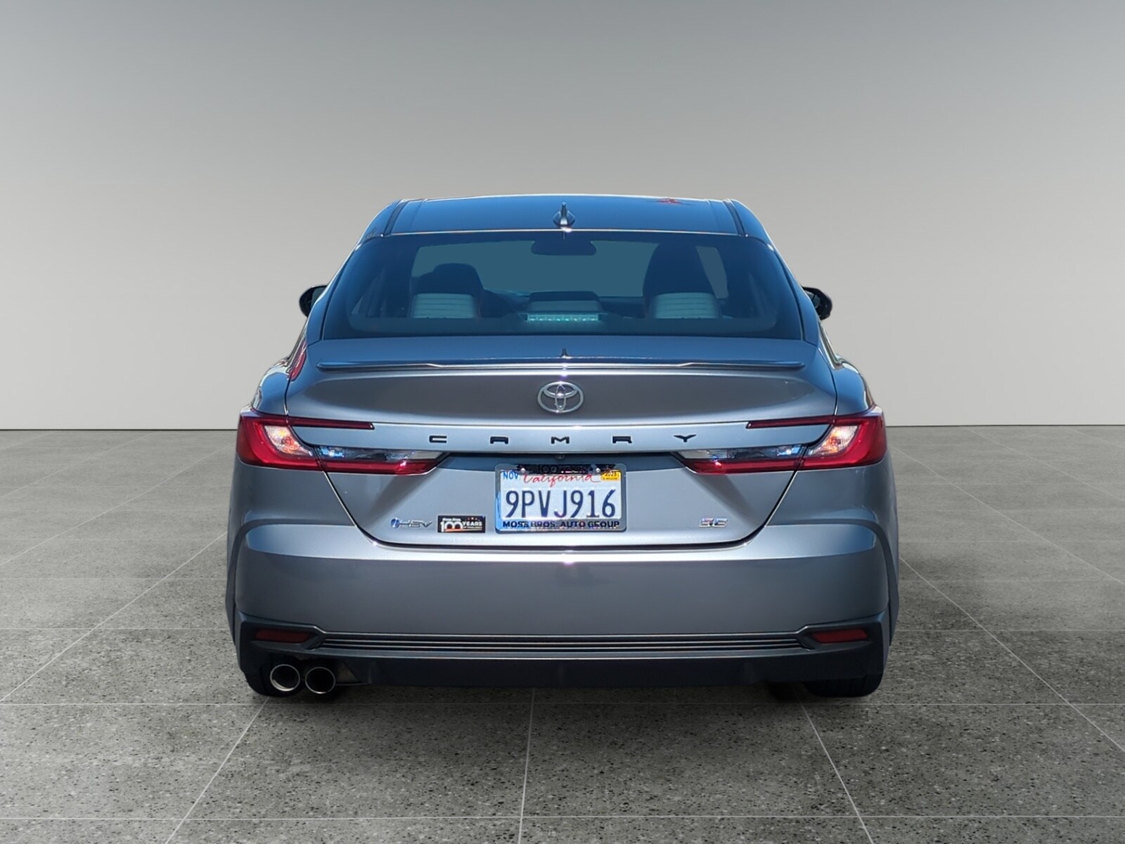 2025 Toyota Camry SE photo 4