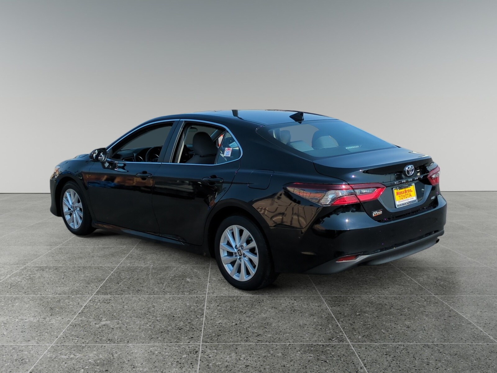 2023 Toyota Camry LE photo 3