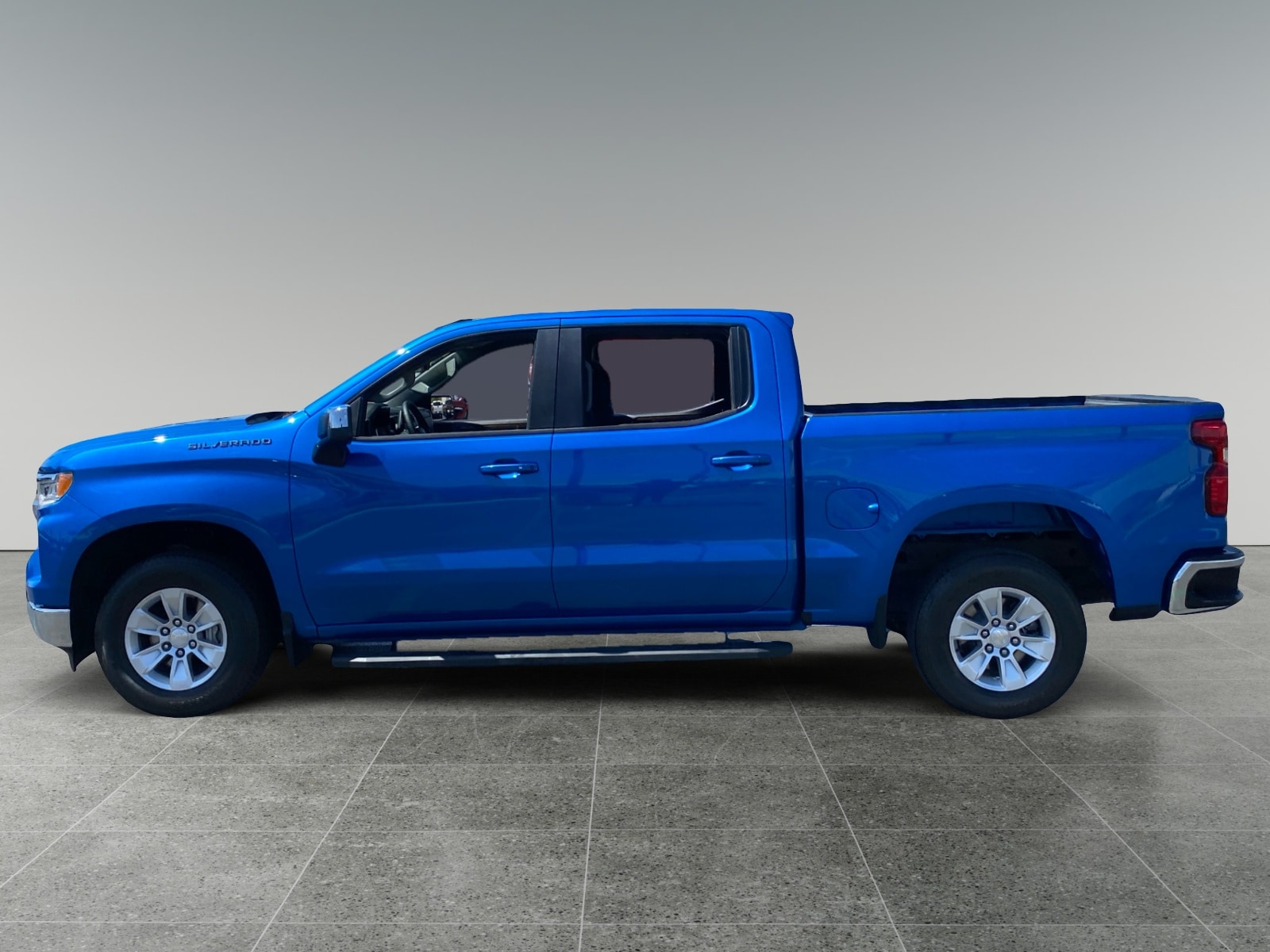 2023 Chevrolet Silverado 1500 LT - Photo 2