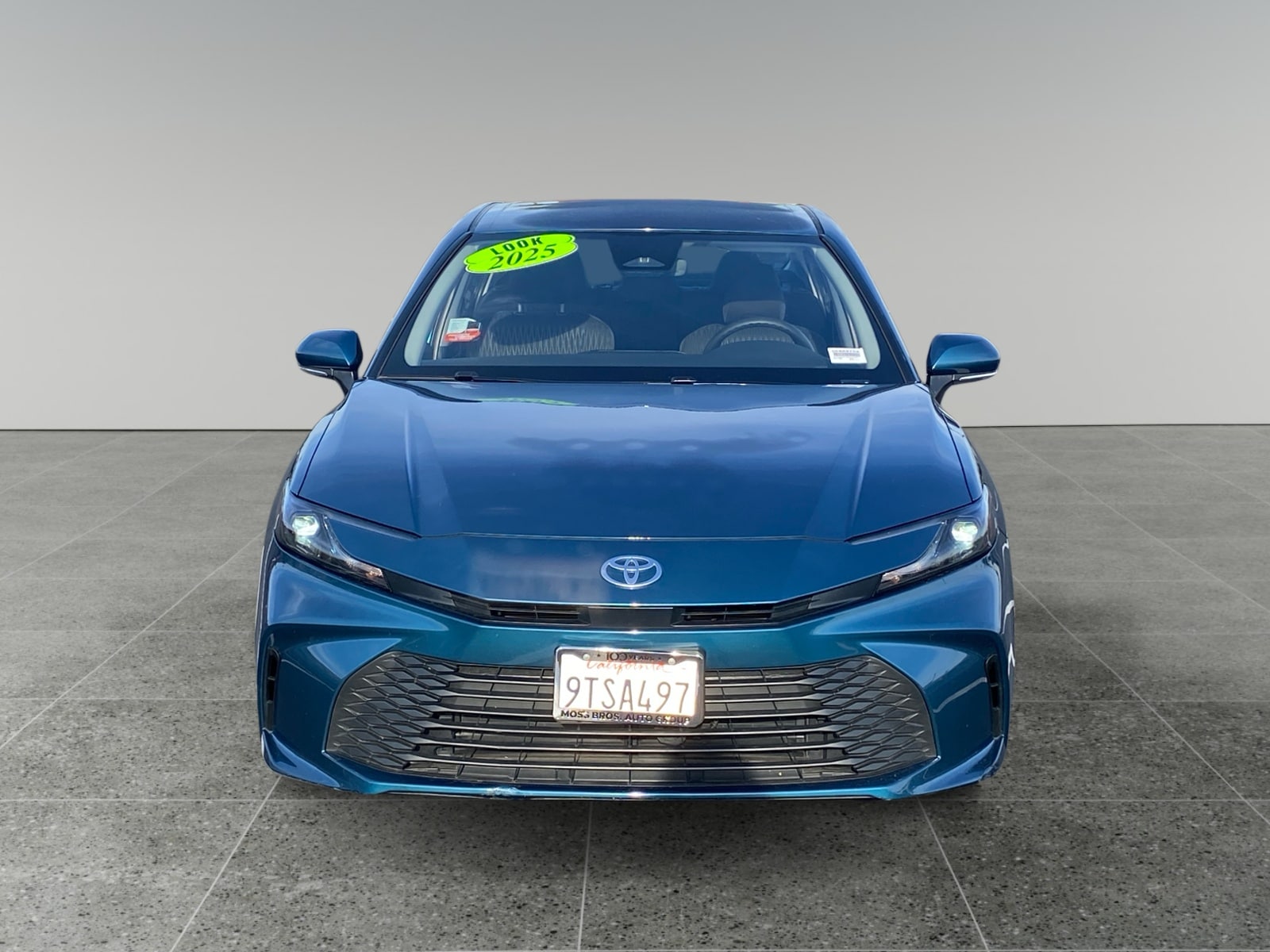 2025 Toyota Camry LE - Photo 8