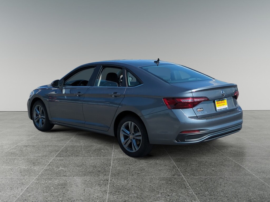 Used 2024 Volkswagen Jetta 1.5T SE Sedan