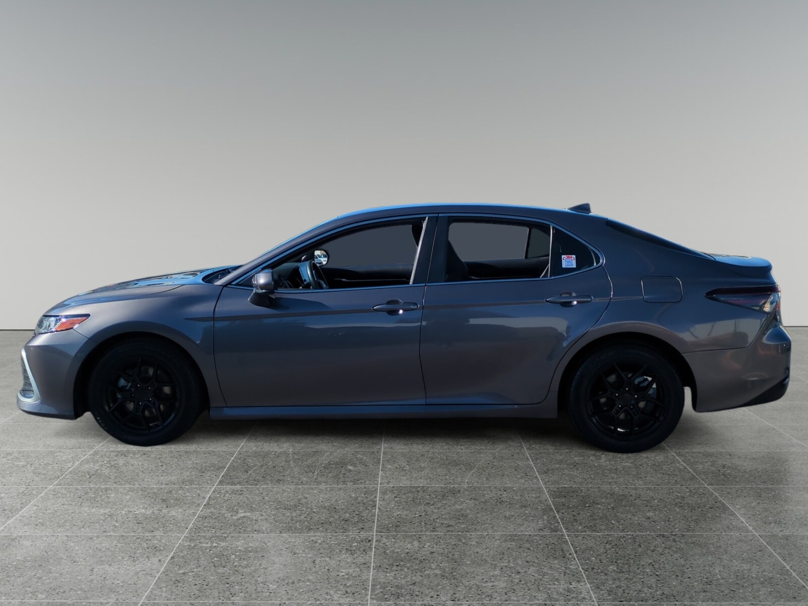 2022 Toyota Camry LE photo 2