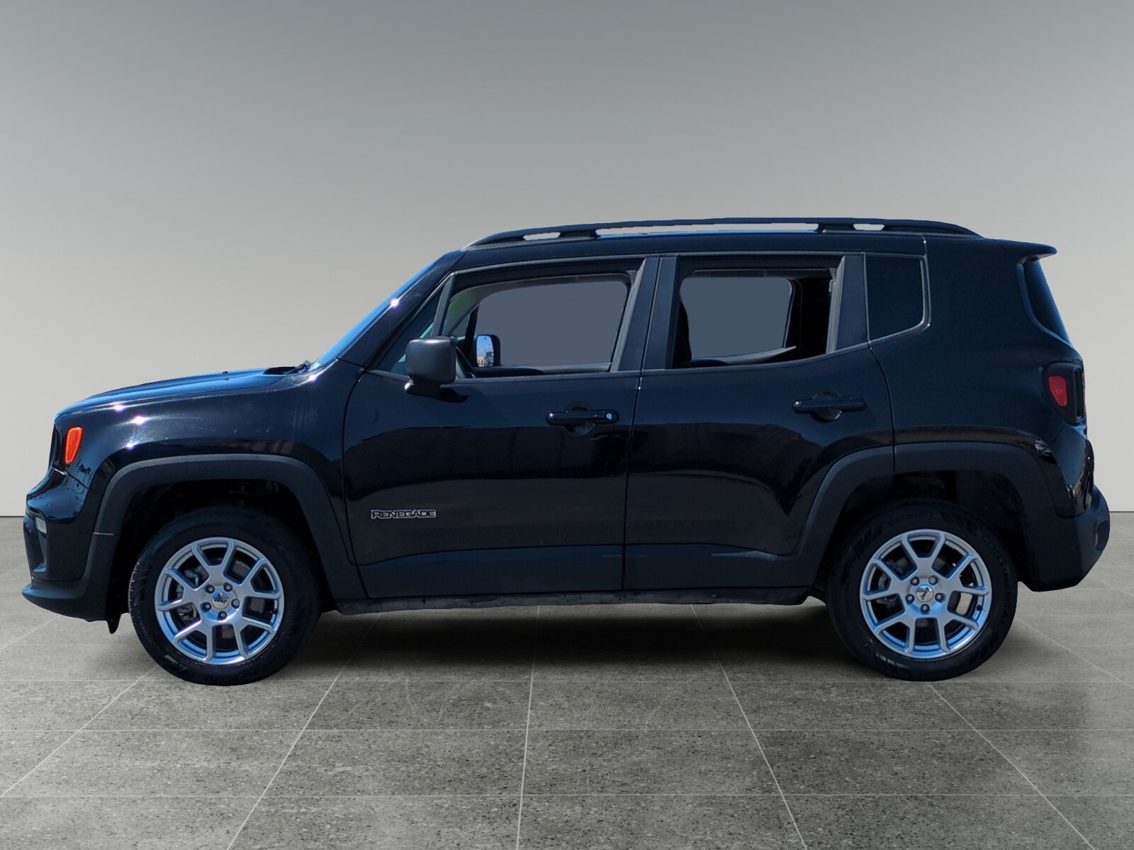 2022 Jeep Renegade Latitude photo 2