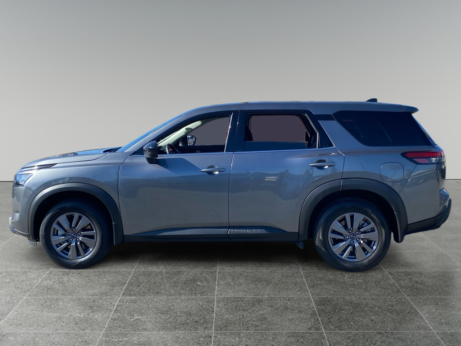 2025 Nissan Pathfinder S photo 2
