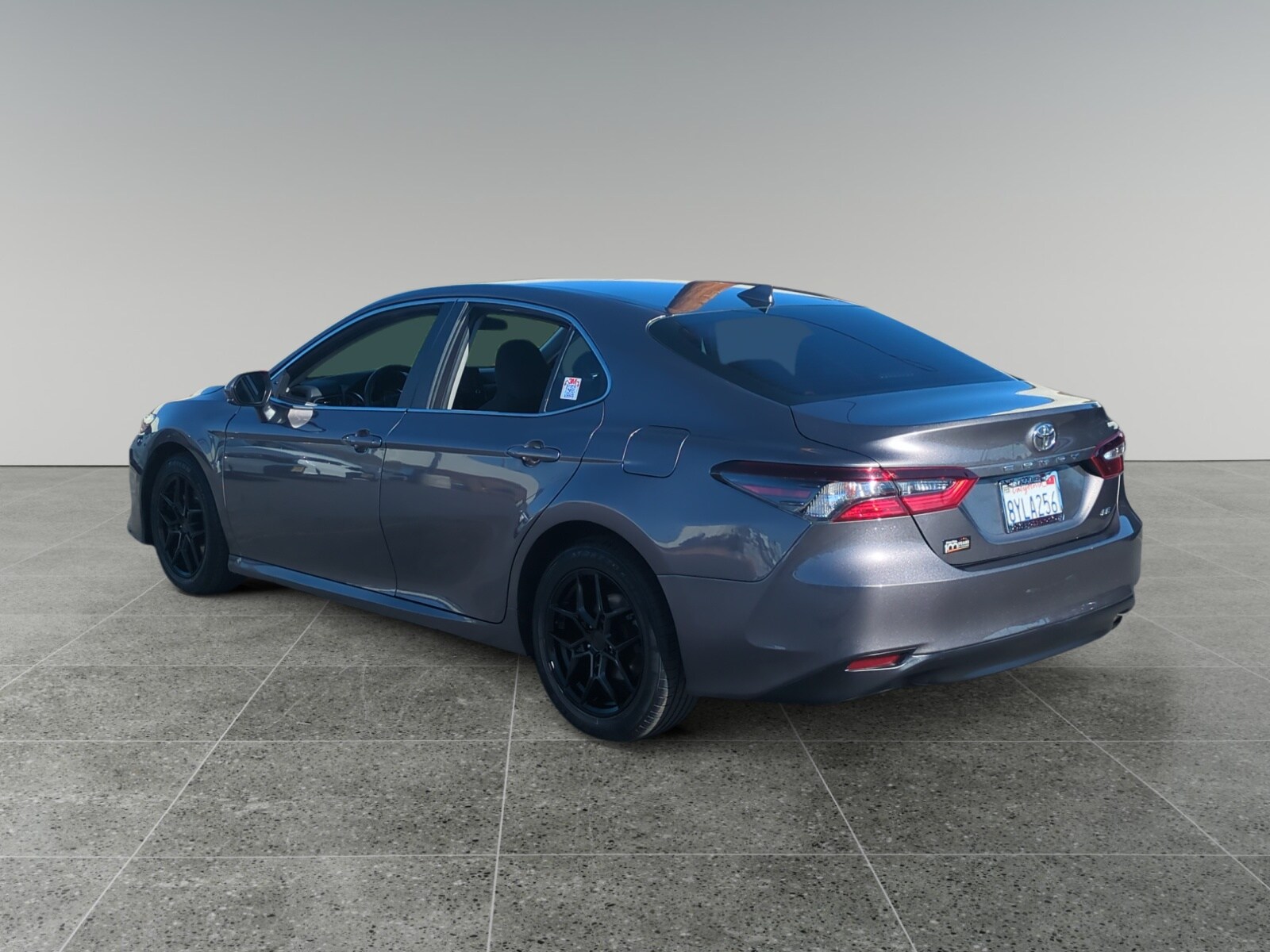 2022 Toyota Camry LE photo 3