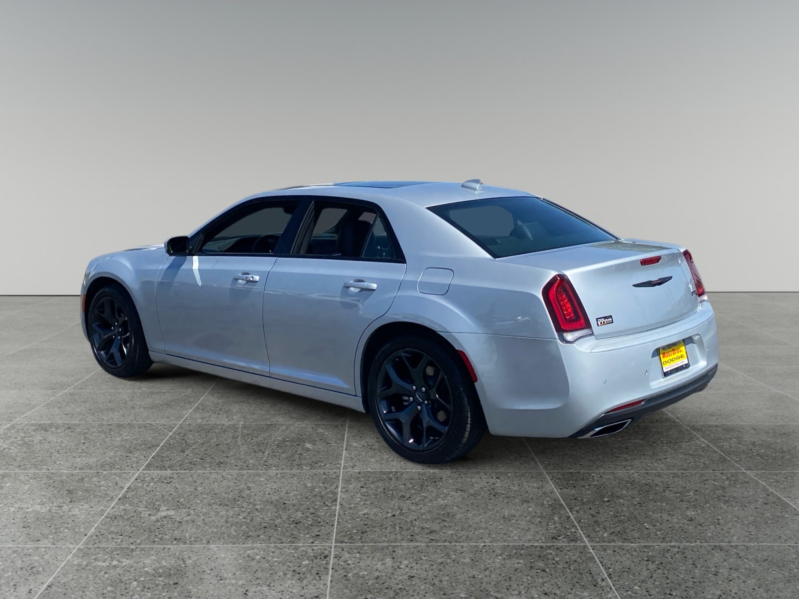 2023 Chrysler 300 S photo 3