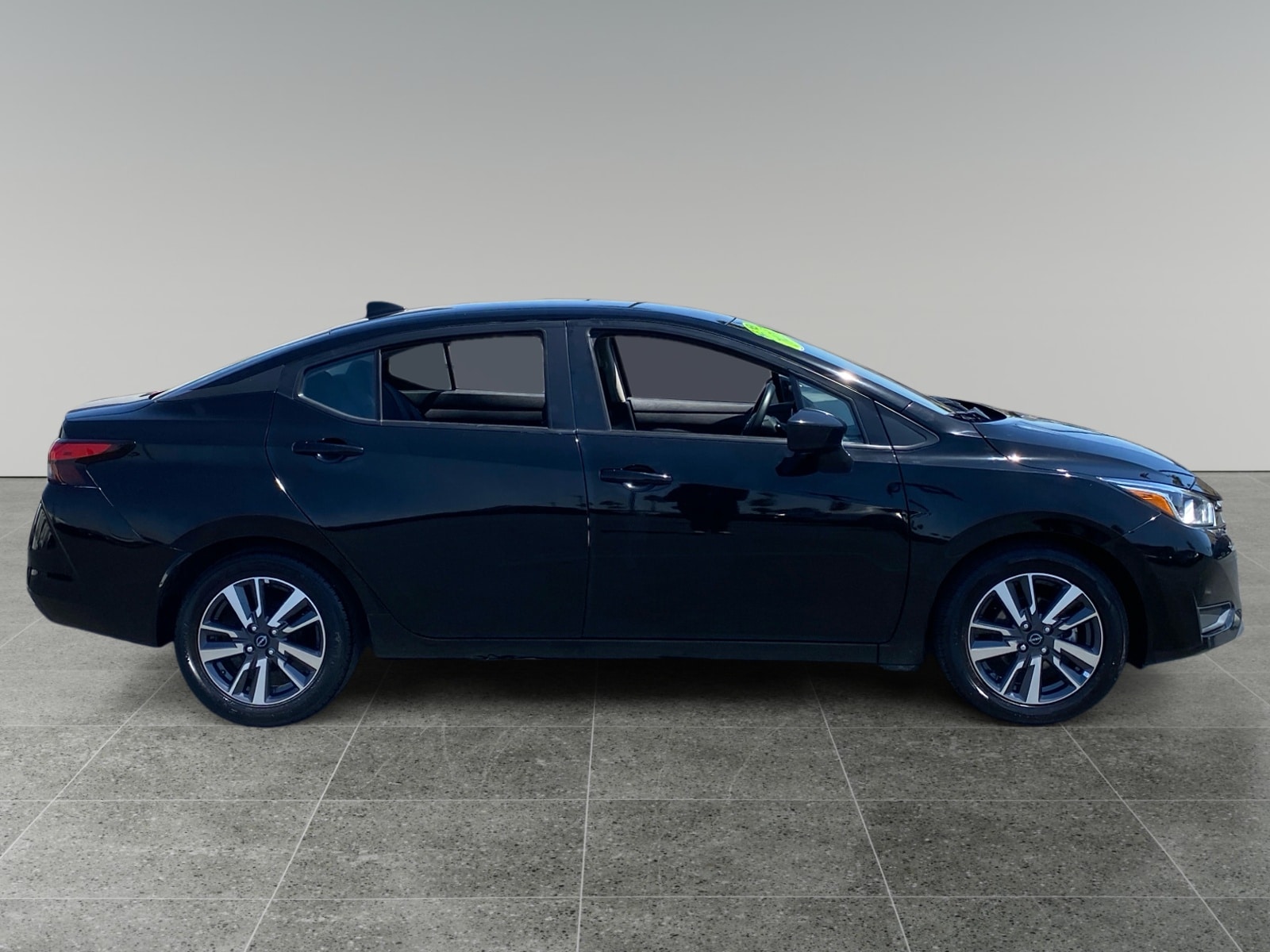 2023 Nissan Versa Sedan SV - Photo 6