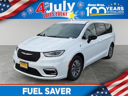2025 Chrysler Pacifica Plug-In Hybrid Select Passenger Van