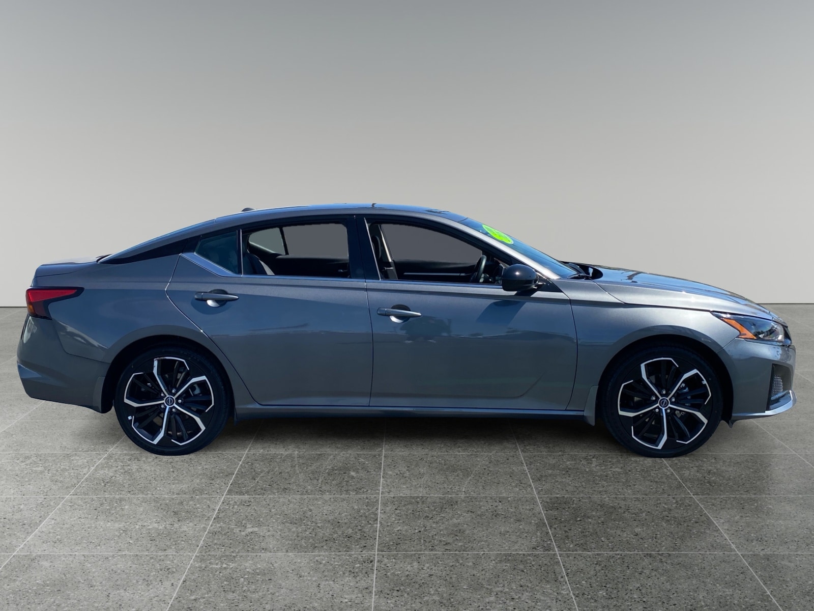 2025 Nissan Altima 2.5 SR photo 6