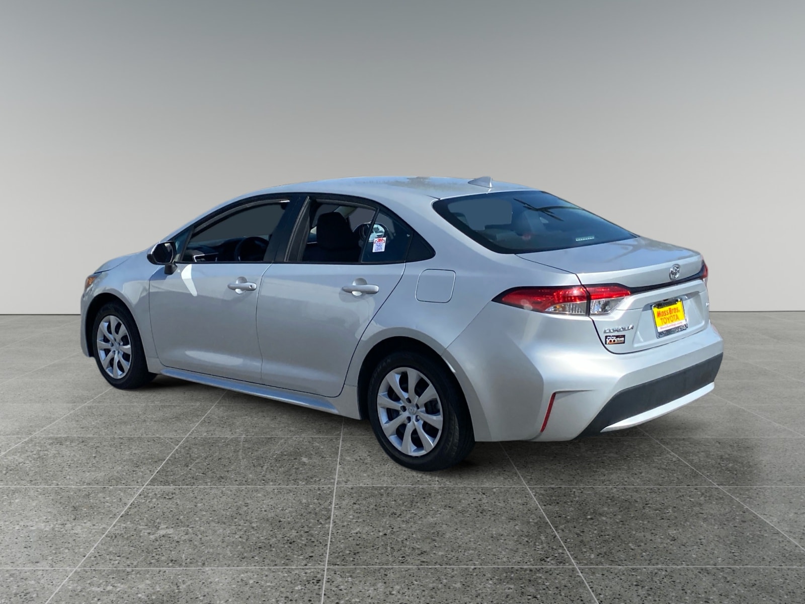 2022 Toyota Corolla LE photo 3