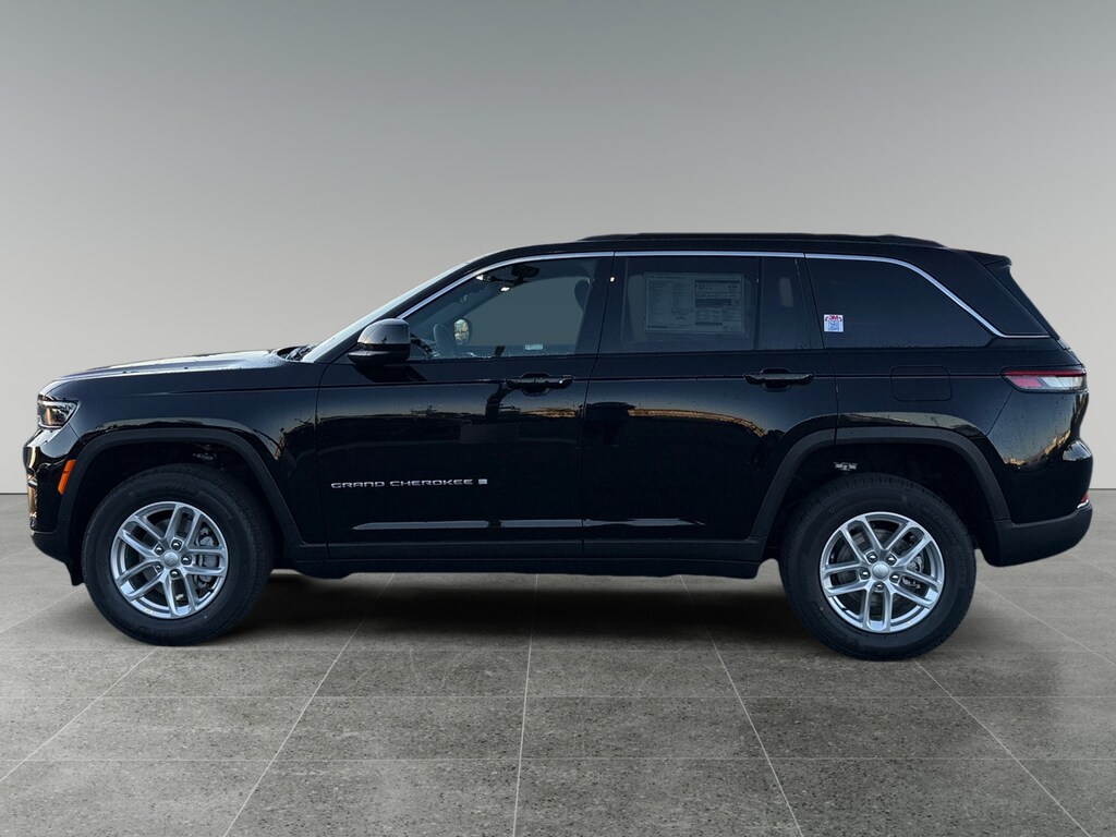 New 2025 Jeep Grand Cherokee Laredo Sport Utility