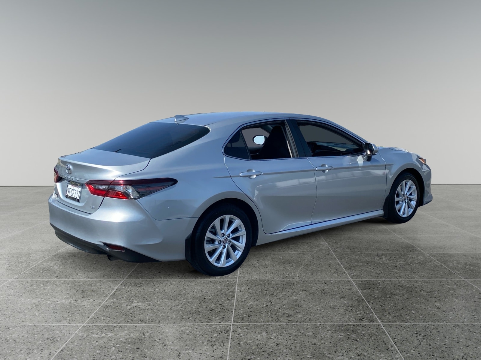 2023 Toyota Camry LE photo 5