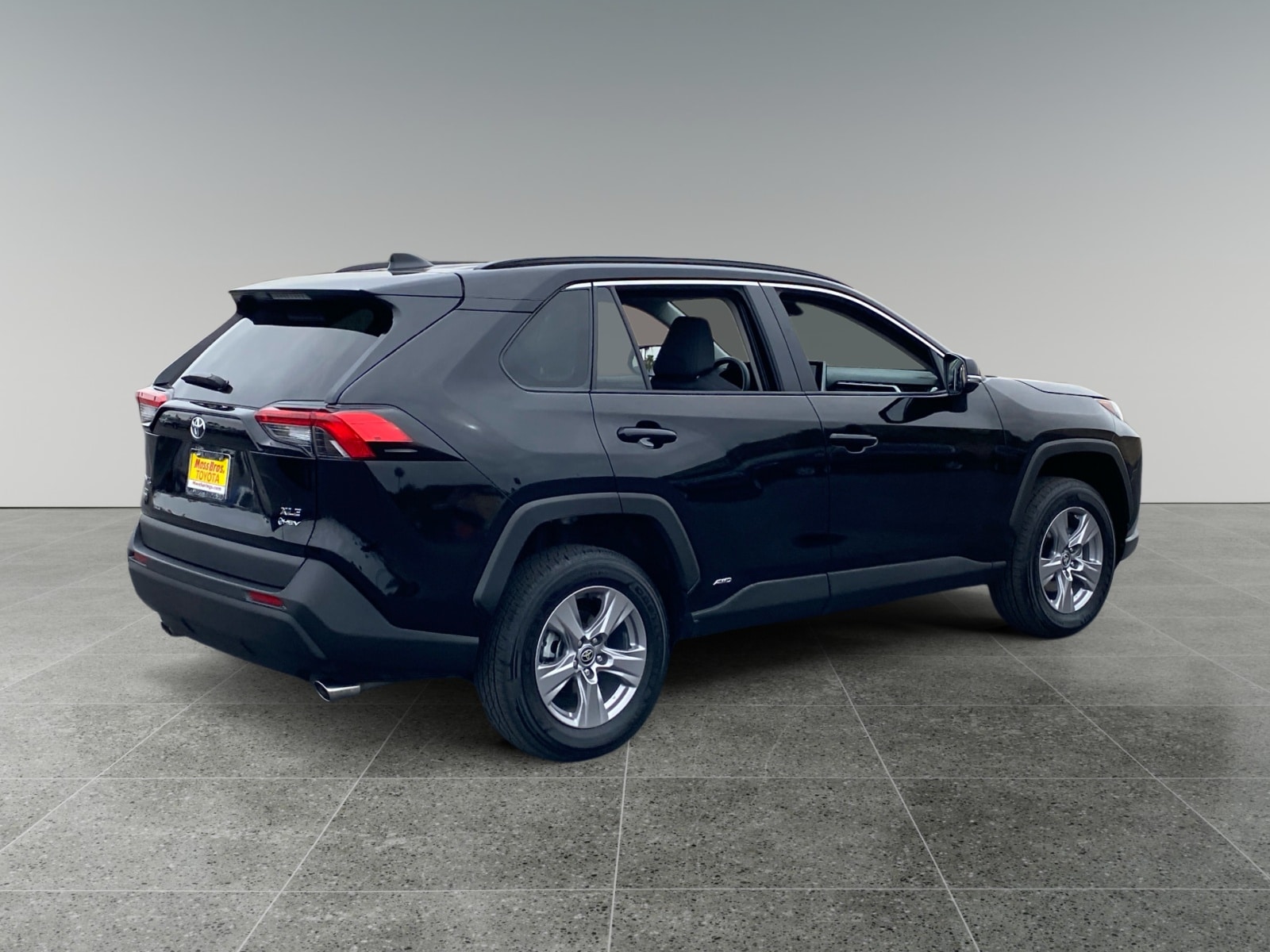 2025 Toyota RAV4 Hybrid XLE photo 5