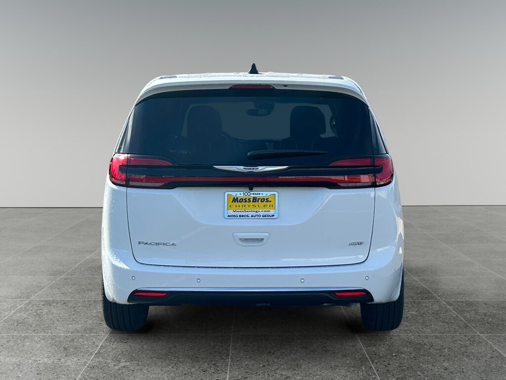 New 2026 Chrysler Pacifica Select Passenger Van