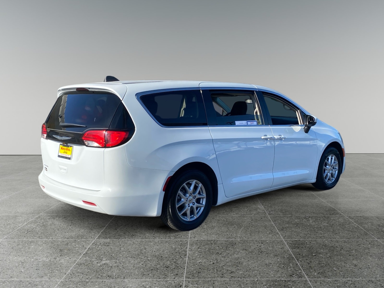 2023 Chrysler Voyager LX photo 5