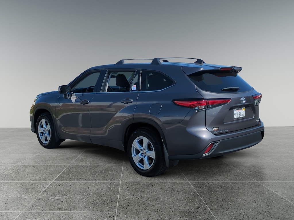 Used 2022 Toyota Highlander LE SUV