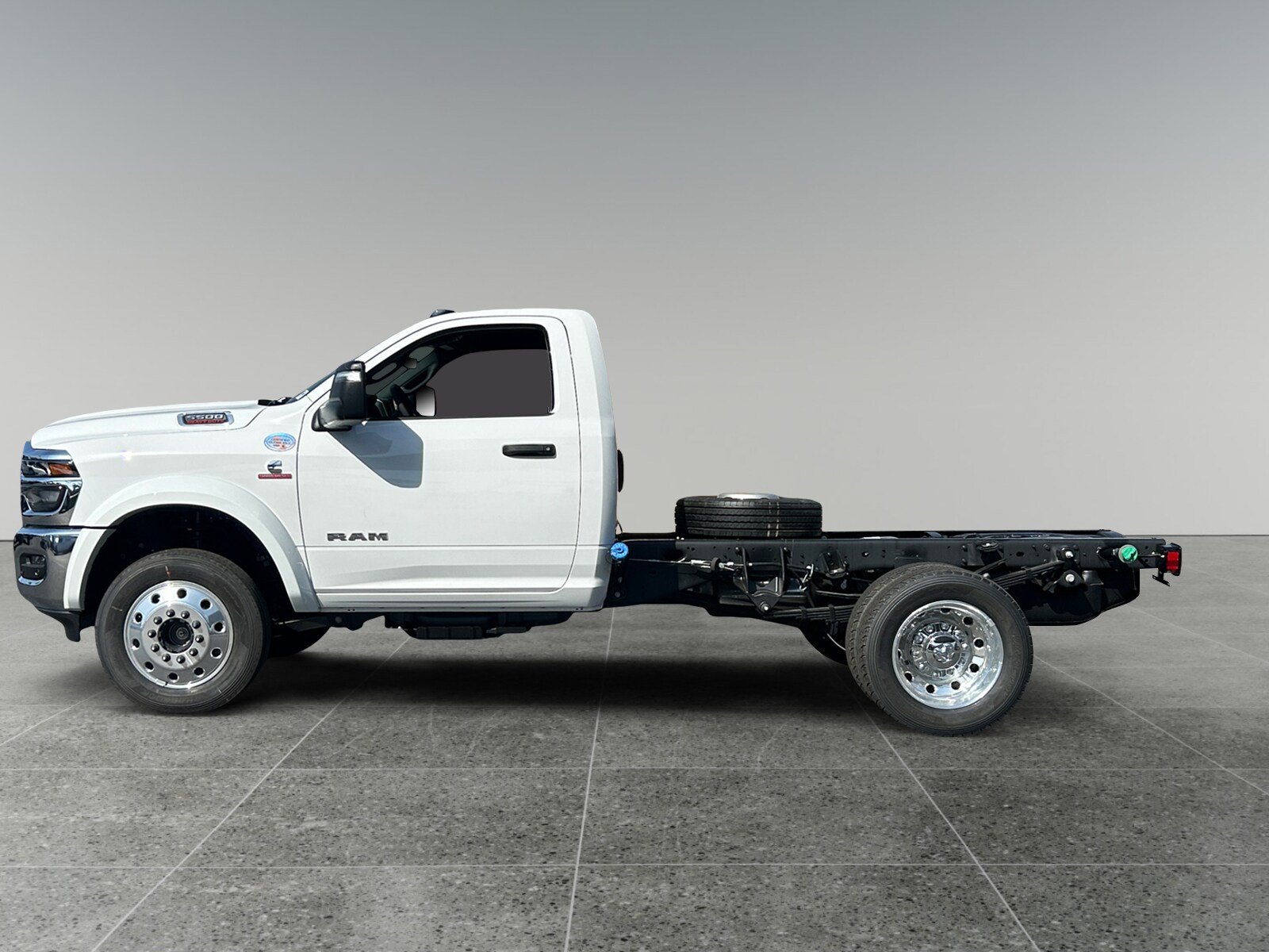 2025 Ram 5500 photo 2