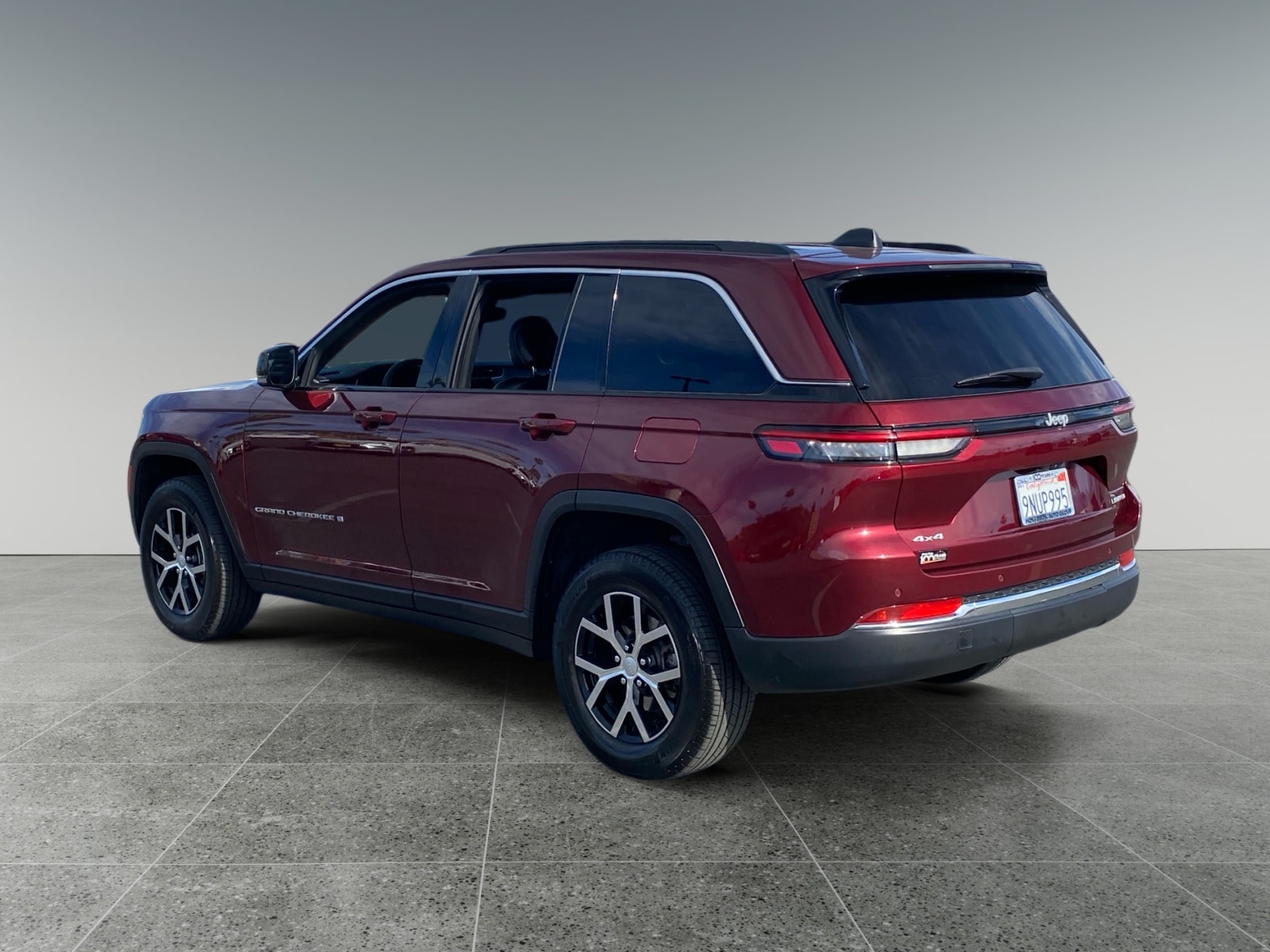 2024 Jeep Grand Cherokee Limited photo 3