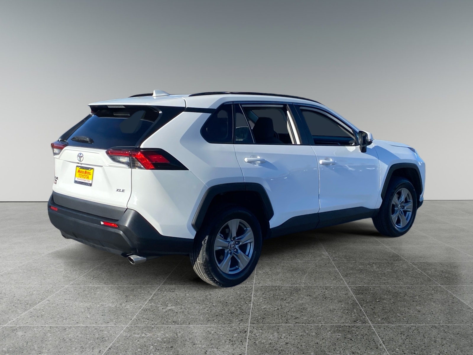 2023 Toyota RAV4 XLE photo 5