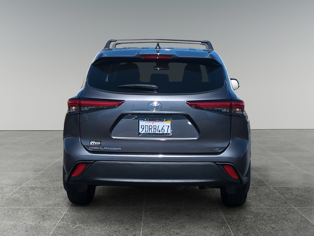 Used 2022 Toyota Highlander LE SUV