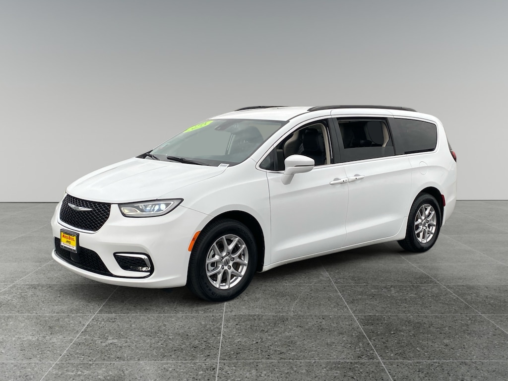 Used 2022 Chrysler Pacifica Touring L Van Passenger Van