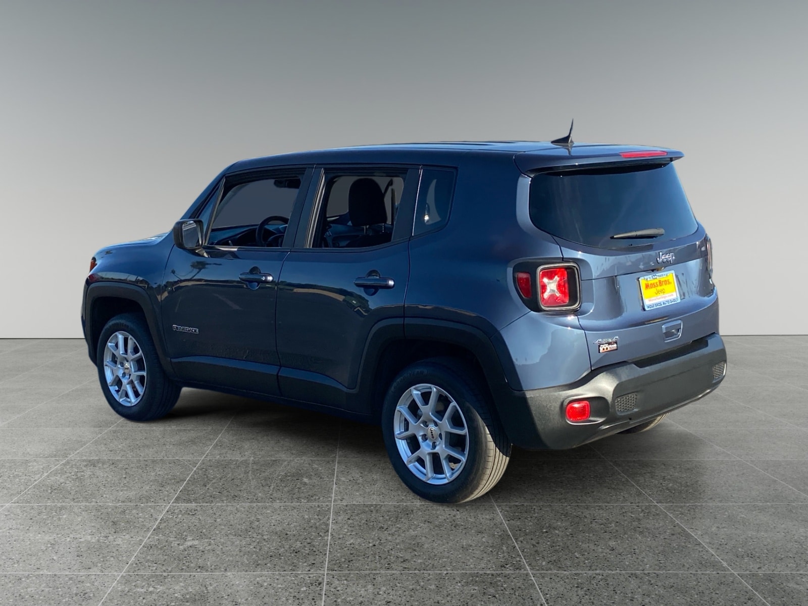 2023 Jeep Renegade Latitude photo 3