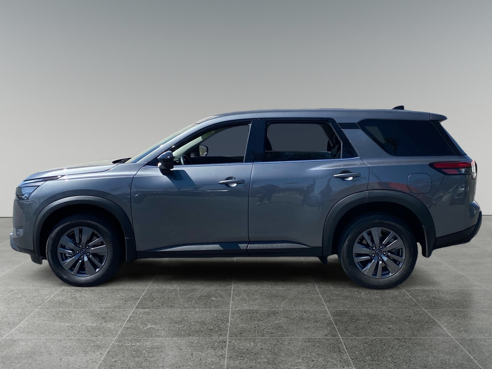 2025 Nissan Pathfinder S photo 2