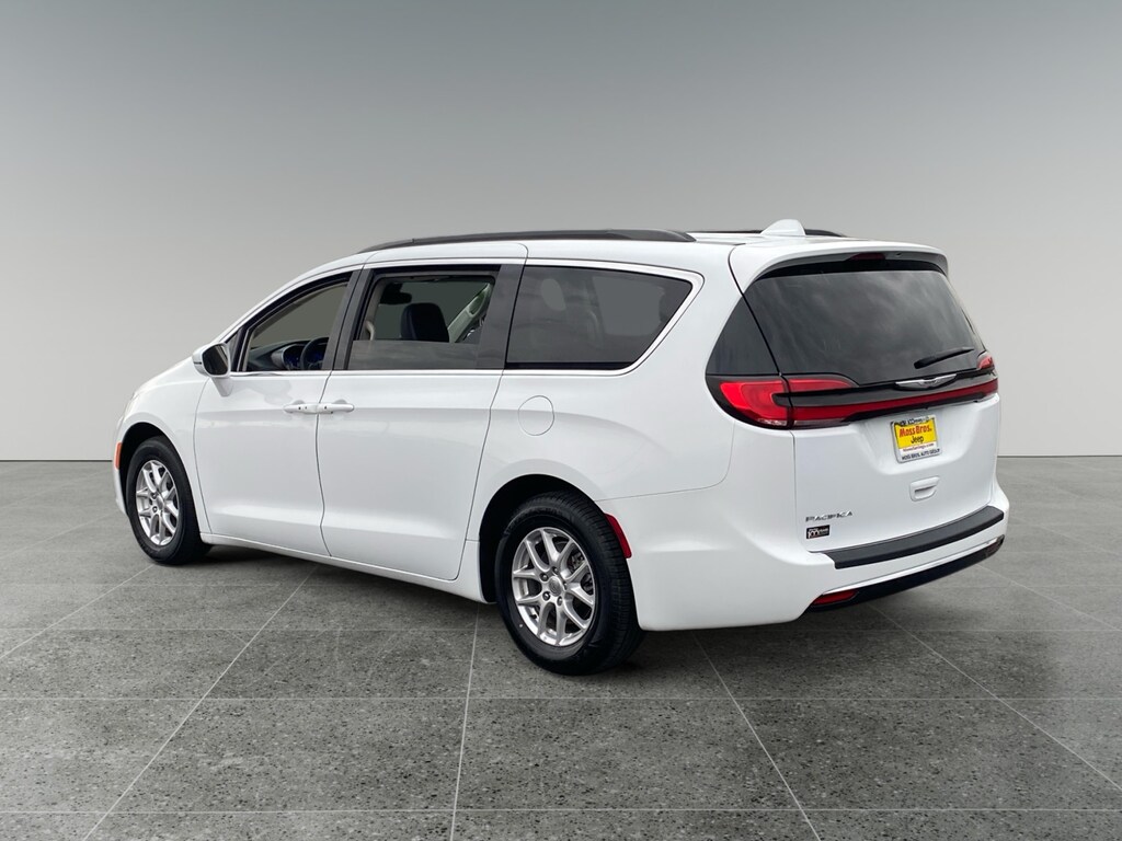 Used 2022 Chrysler Pacifica Touring L Van Passenger Van