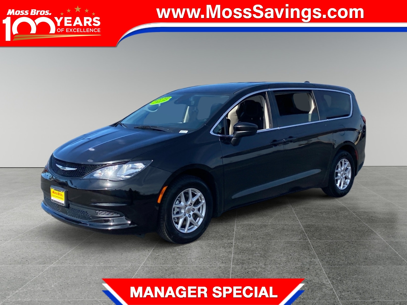 2023 Chrysler Voyager LX's photo