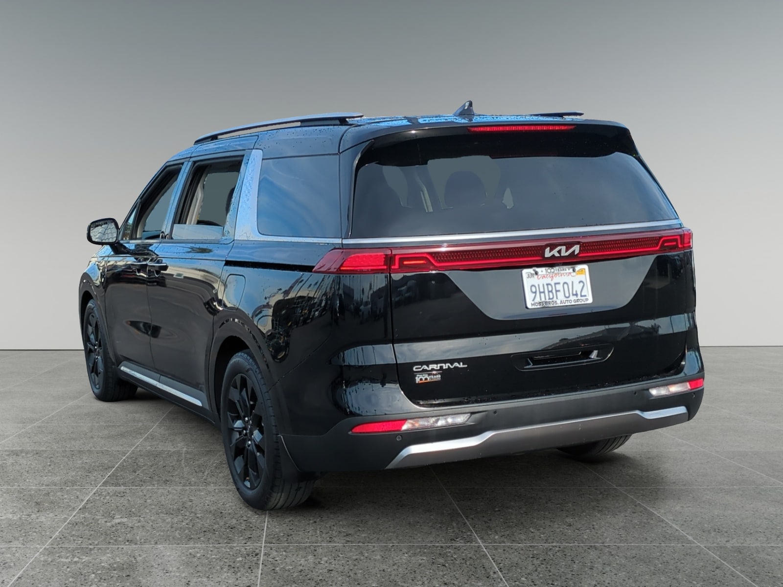 2024 Kia Carnival SX Prestige photo 3