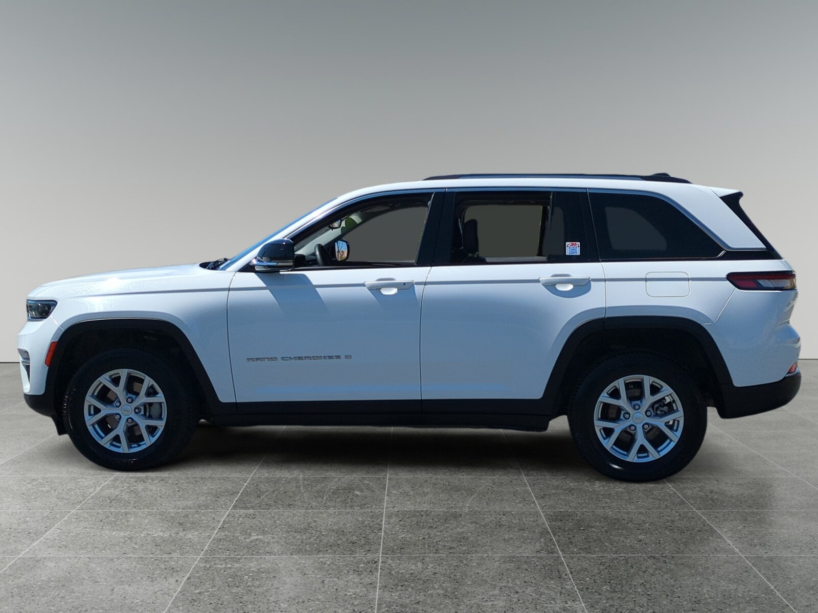2023 Jeep Grand Cherokee Limited photo 2