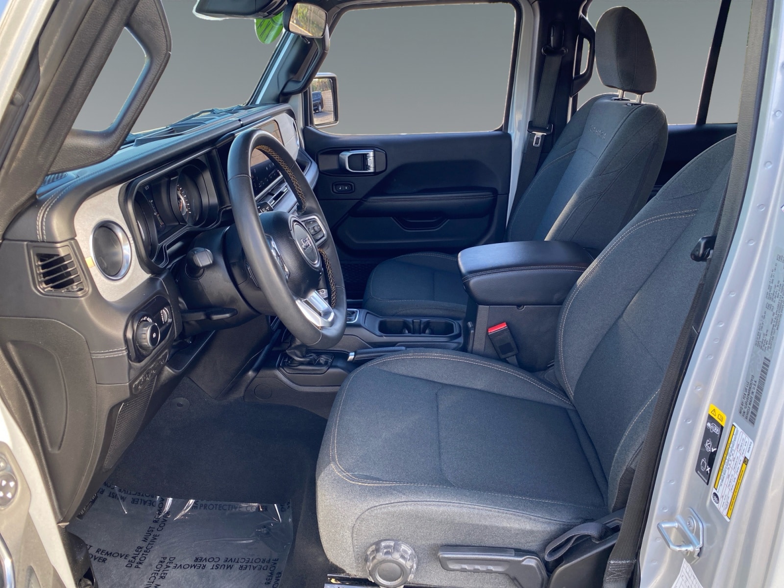 2024 Jeep Wrangler 4-Door Sahara - Photo 9