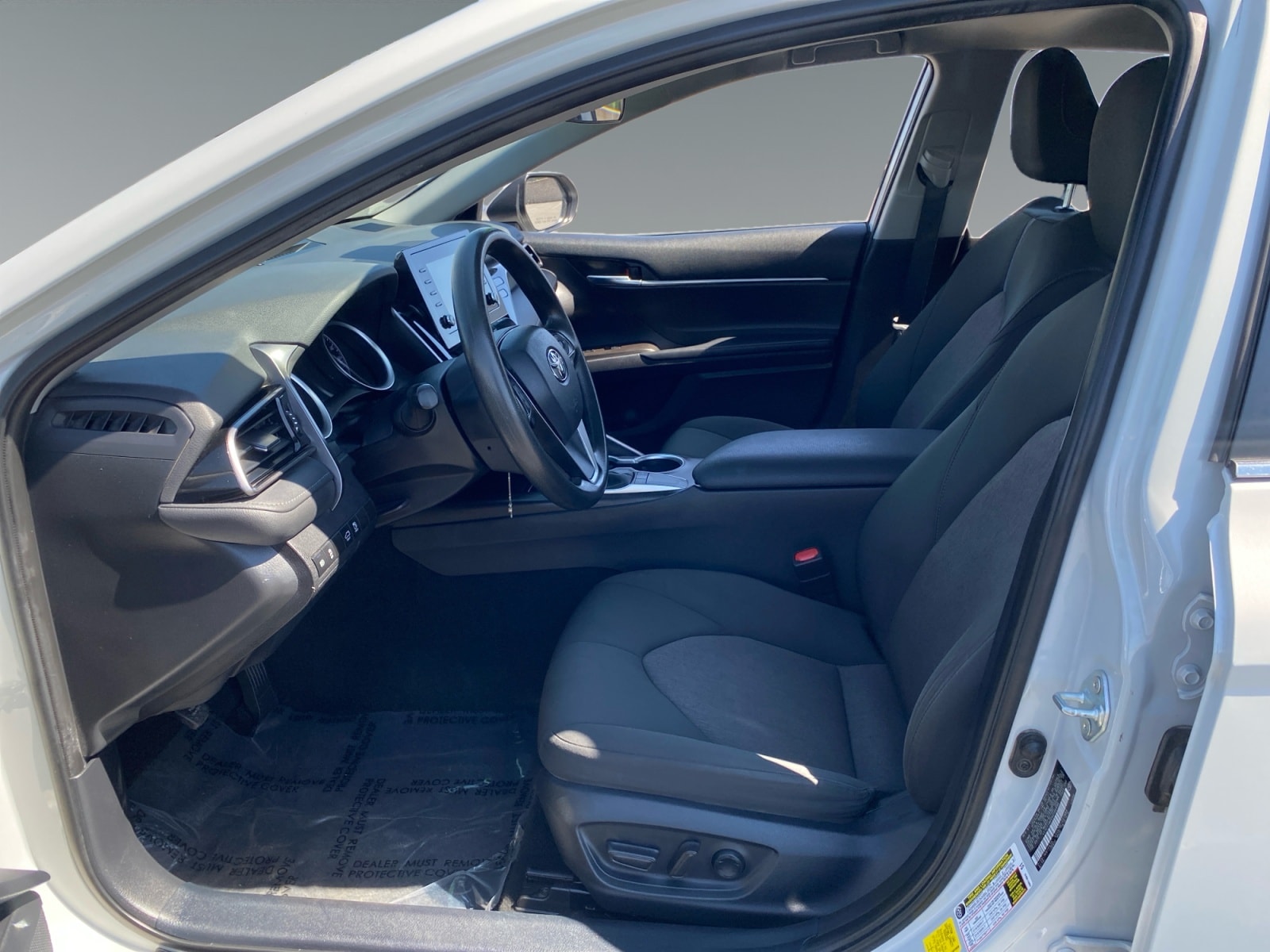 2022 Toyota Camry LE - Photo 9