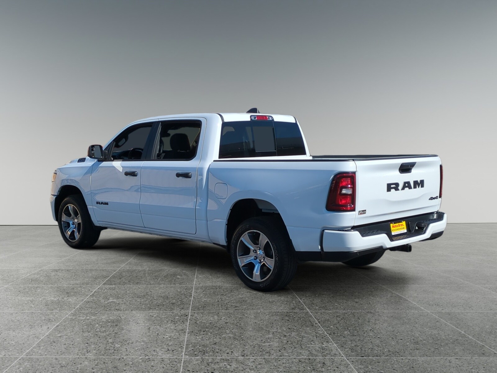2025 Ram 1500 Tradesman photo 3
