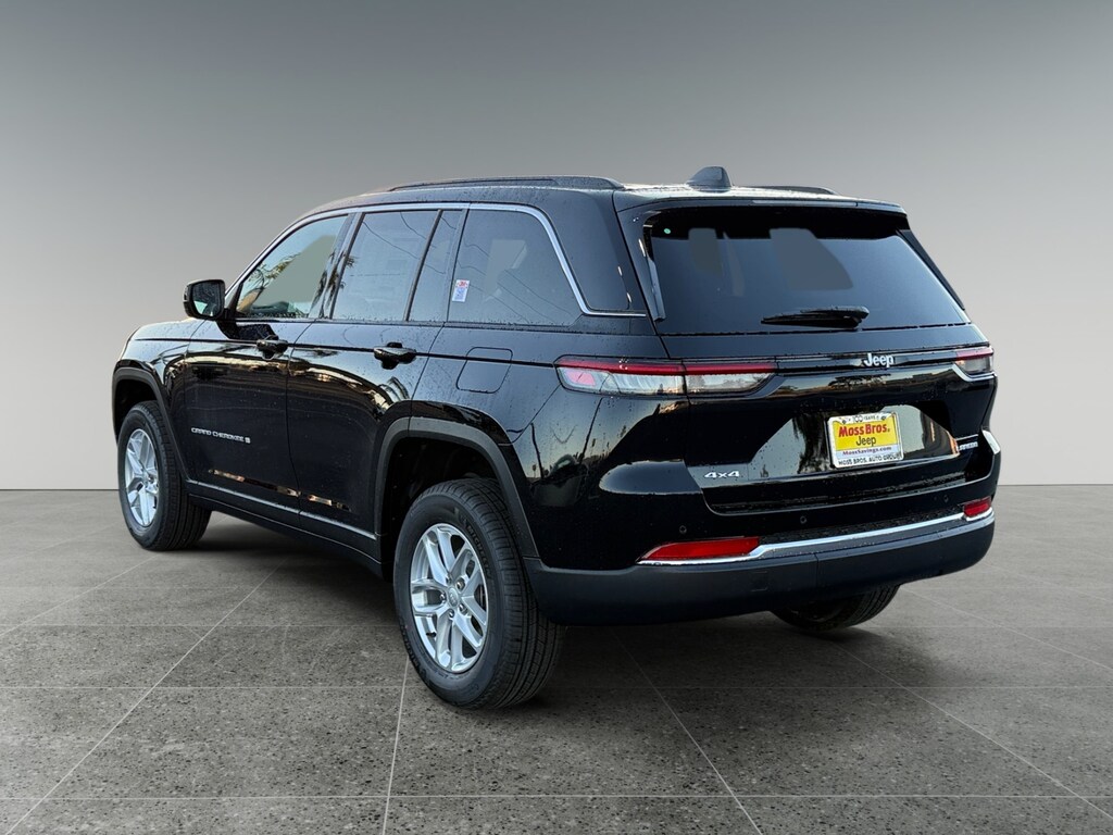 New 2025 Jeep Grand Cherokee Laredo Sport Utility