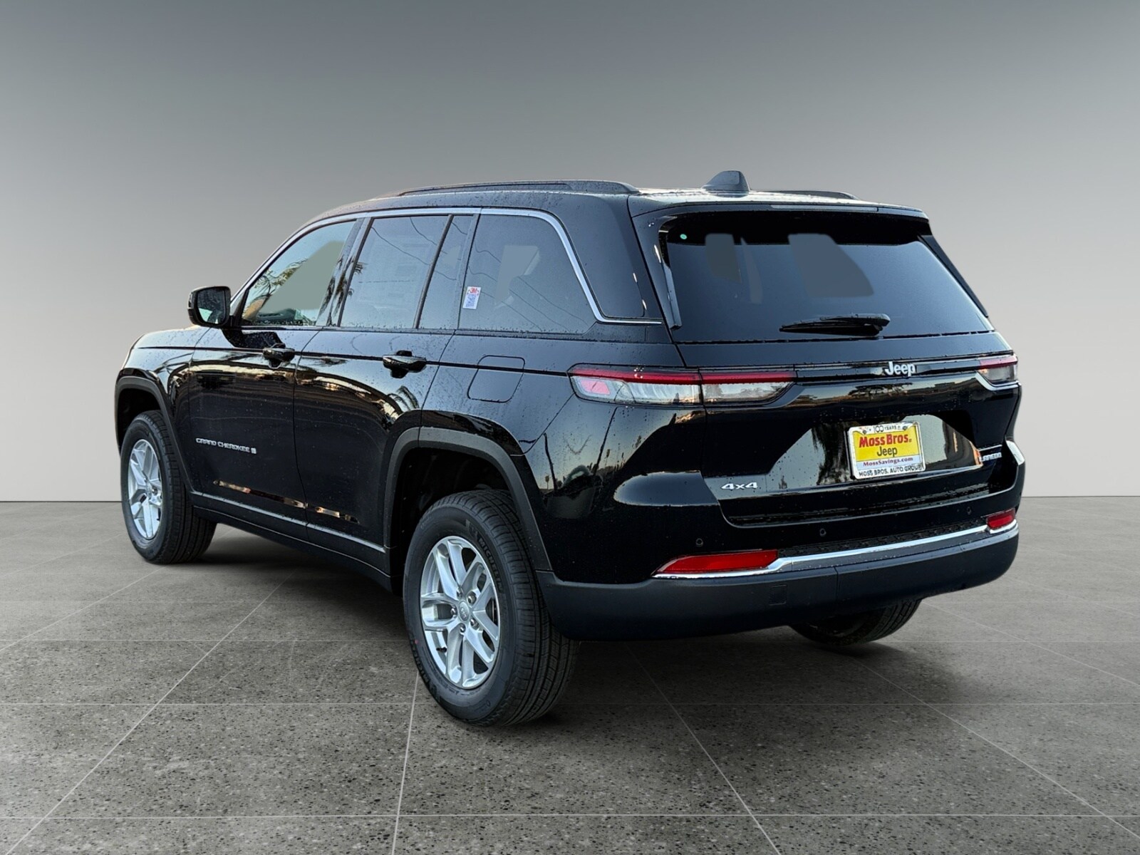 2025 Jeep Grand Cherokee Laredo X photo 2