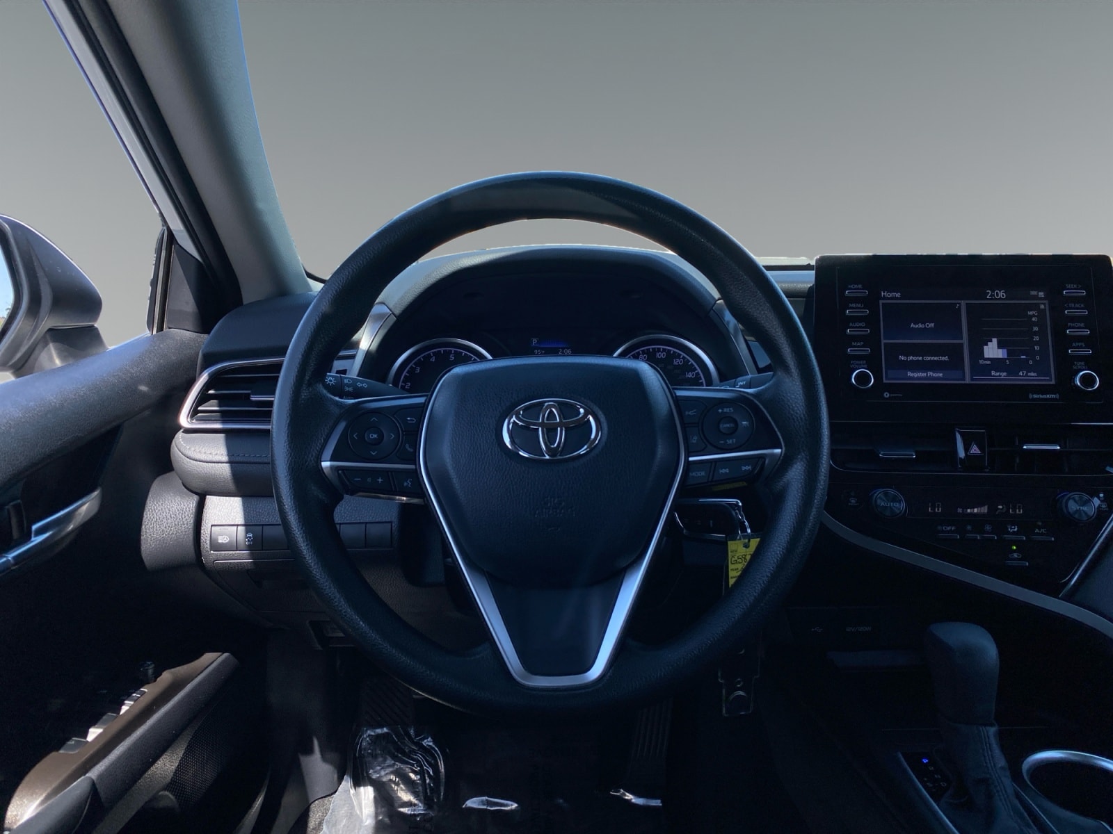 2022 Toyota Camry LE - Photo 12