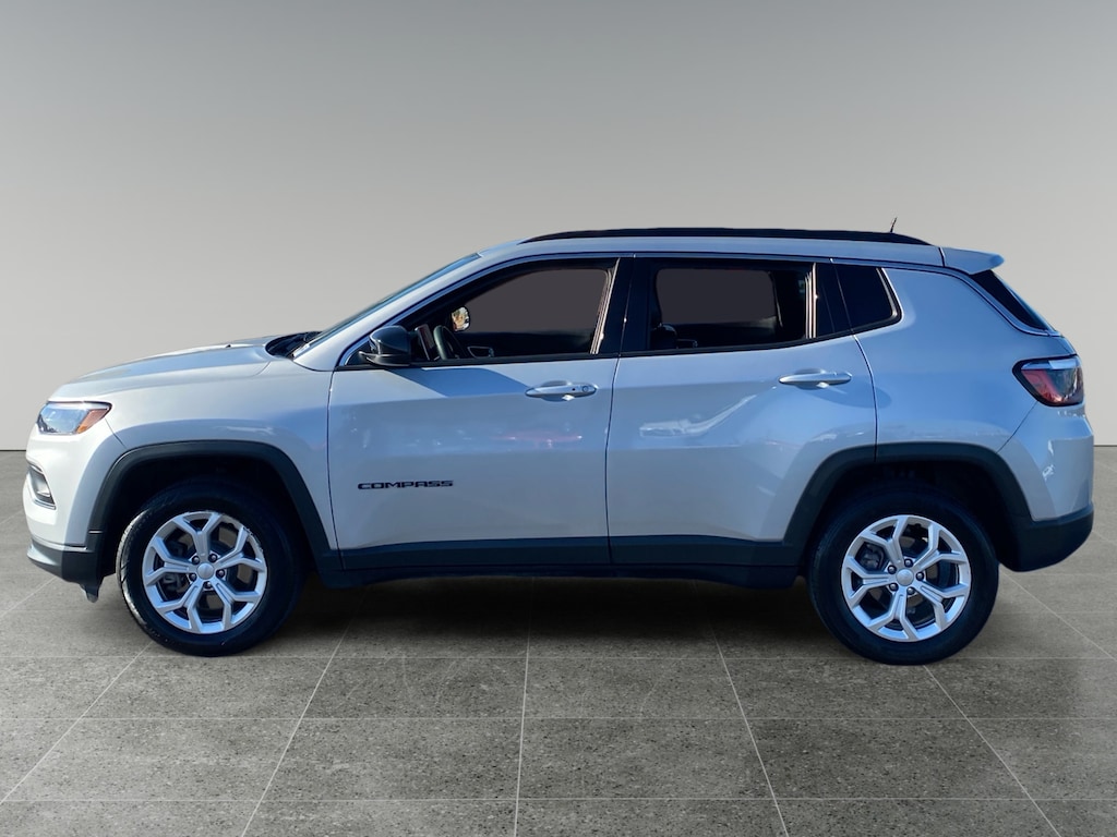 Used 2024 Jeep Compass Latitude SUV