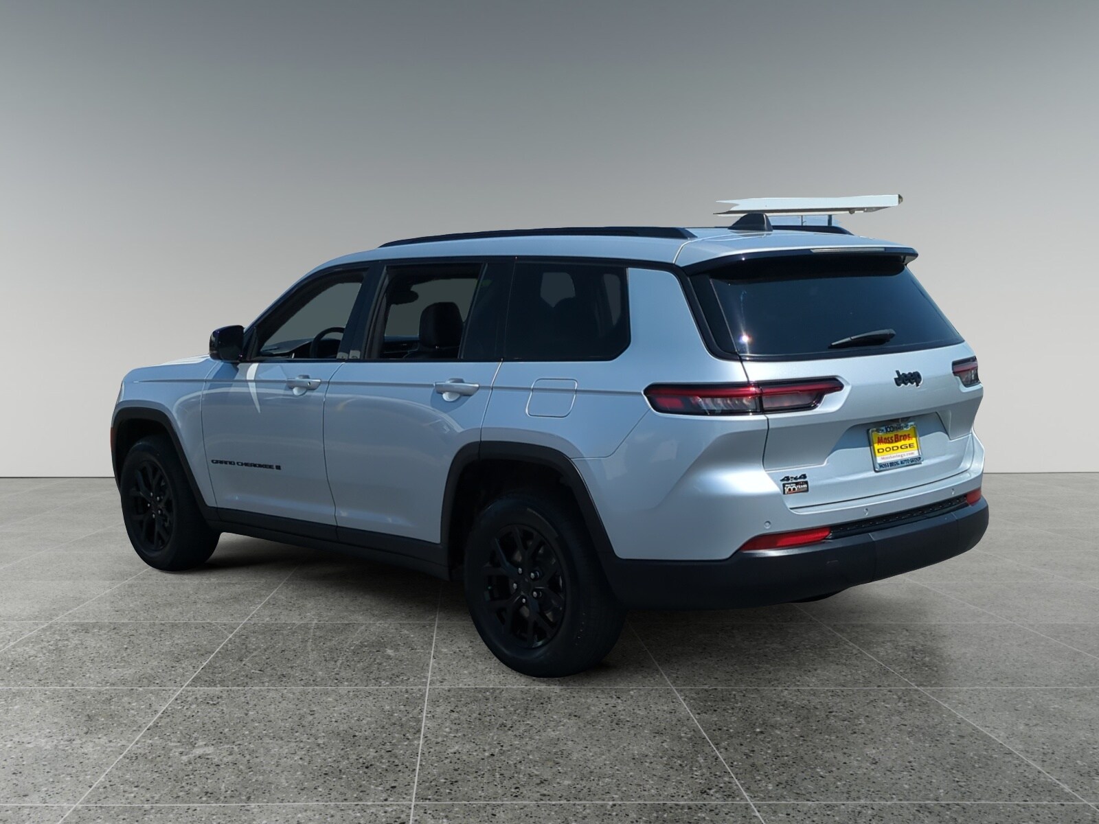 2024 Jeep Grand Cherokee Altitude photo 2