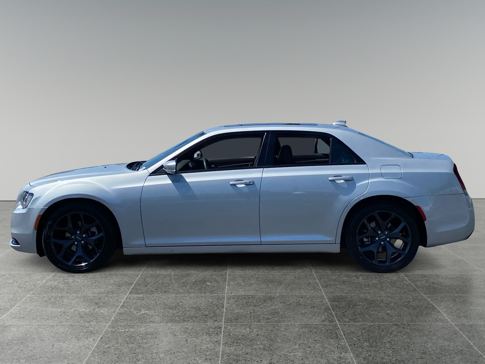 2023 Chrysler 300 S photo 2