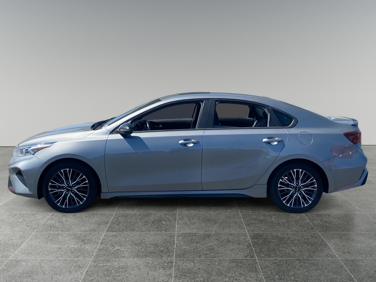 2023 Kia Forte GT-Line photo 2