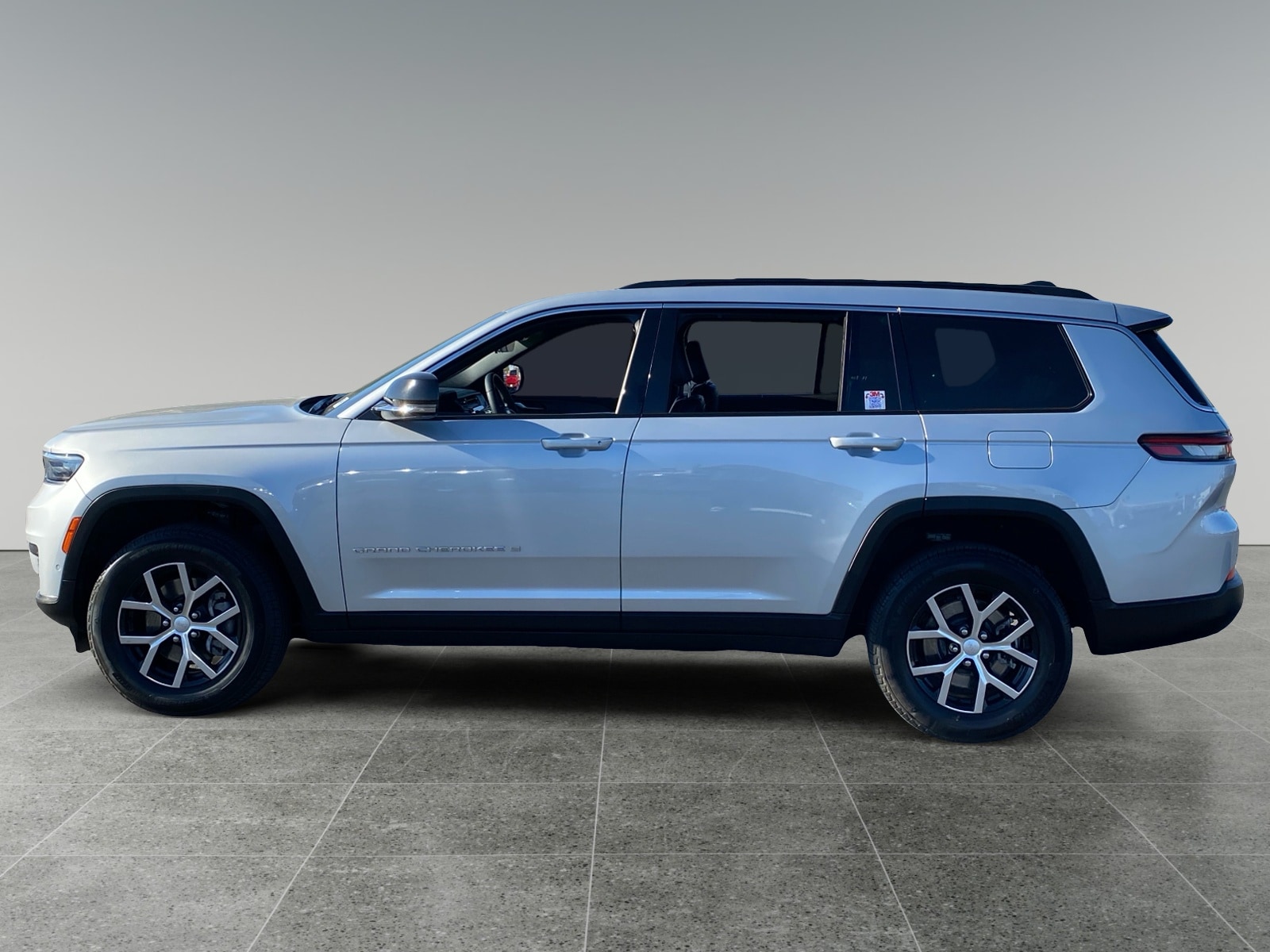 2024 Jeep Grand Cherokee L Limited photo 2