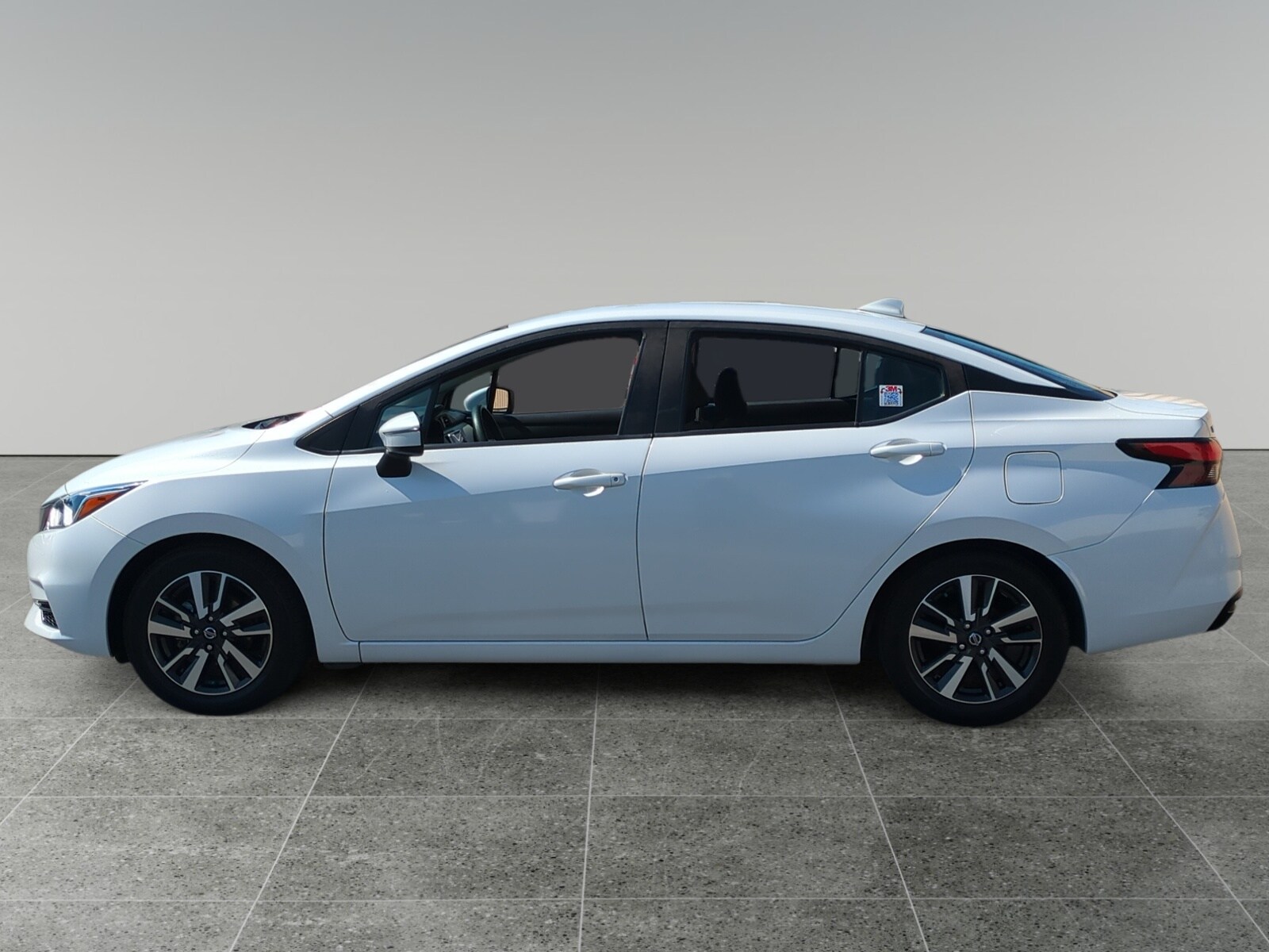 2021 Nissan Versa 1.6 SV photo 2