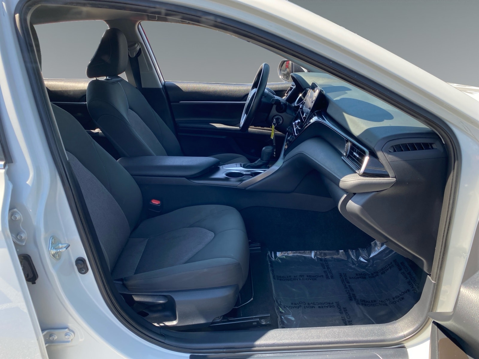 2022 Toyota Camry LE - Photo 15