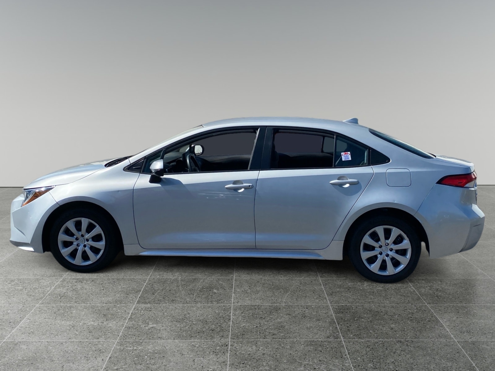 2022 Toyota Corolla LE photo 2