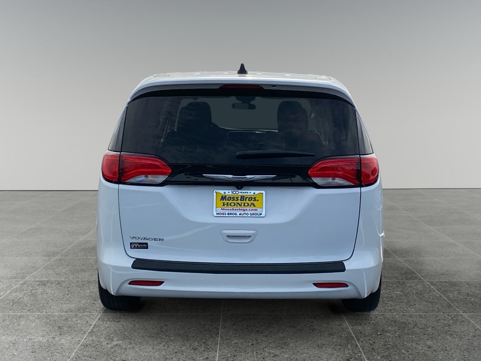 2022 Chrysler Voyager LX photo 4
