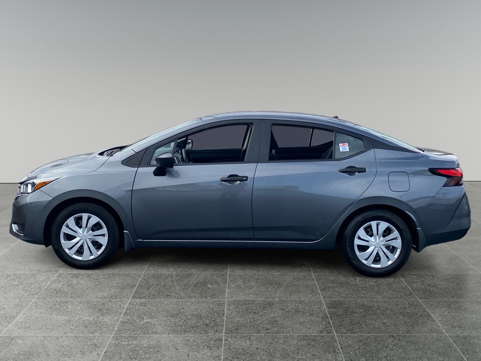 2024 Nissan Versa 1.6 S photo 2