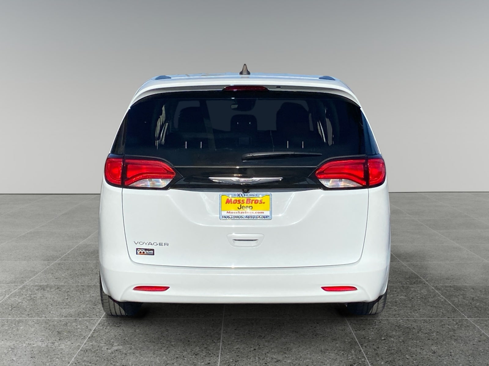 2023 Chrysler Voyager LX photo 4